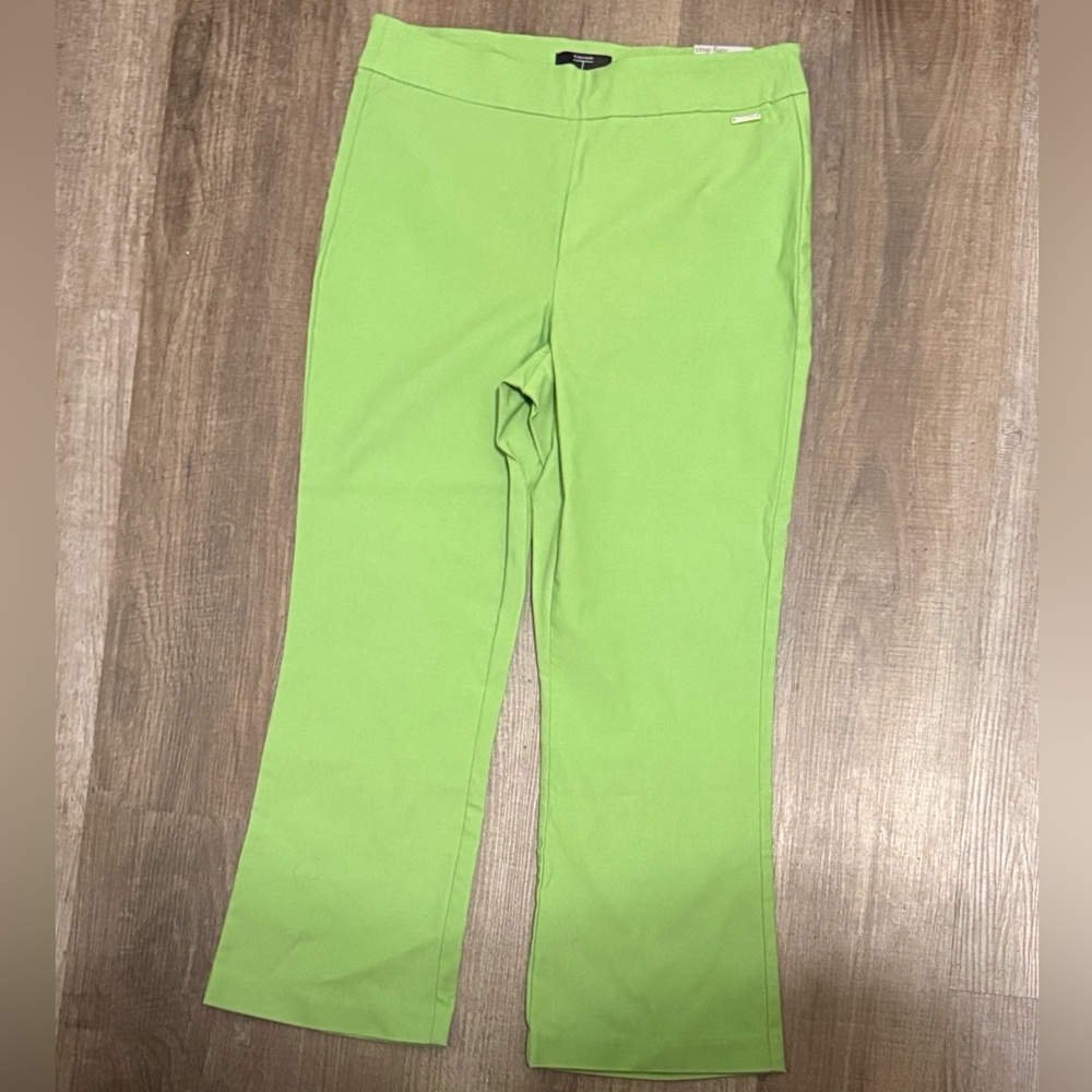 T Tahari Bright Green Cropped Pants